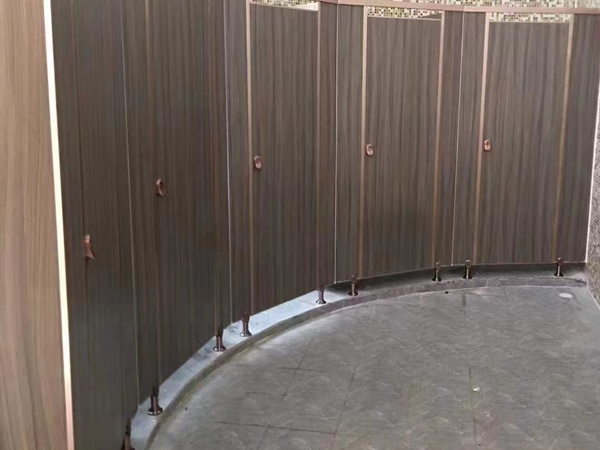 木質衛(wèi)生間隔斷